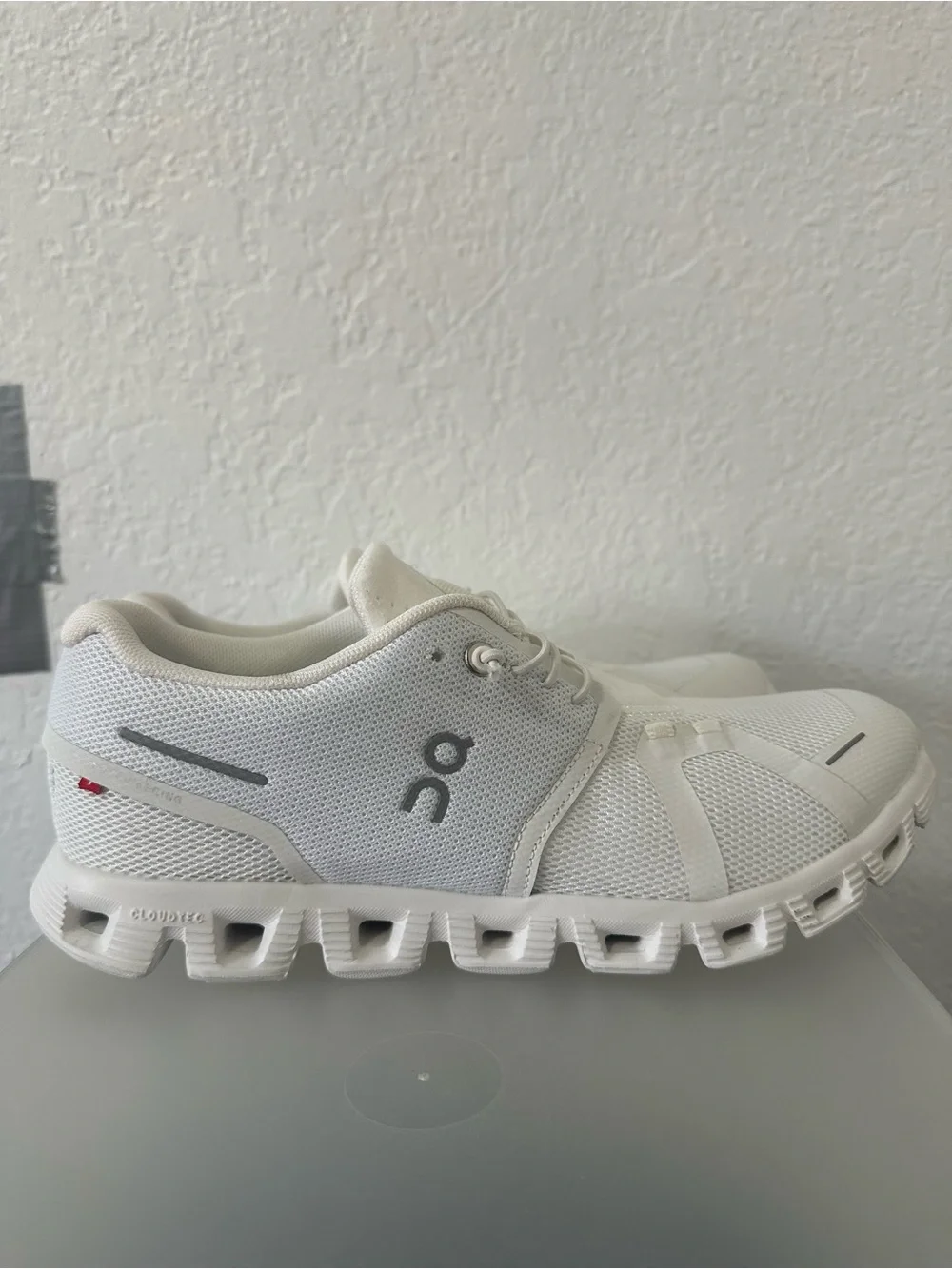 On Running Clouds 5 White Mesh Cloud Sneakers